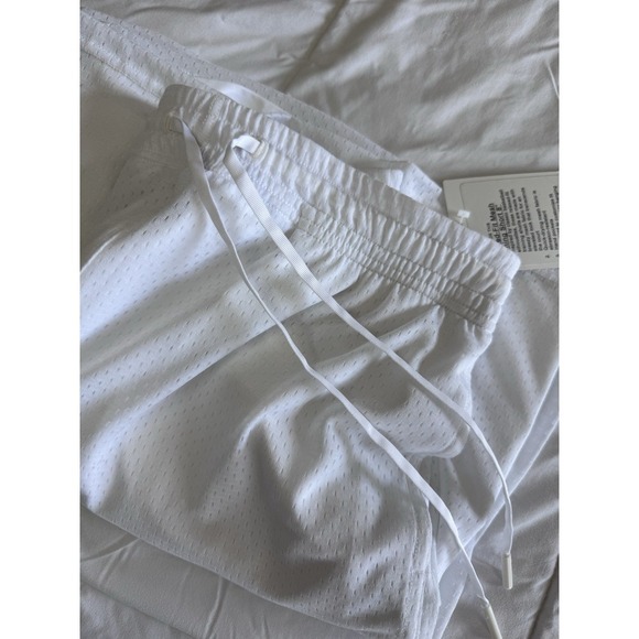 NWT Lululemon Relaxed-Fit Mesh Training Short 8" Women Size 10 White Drawstring - Picture 11 of 13